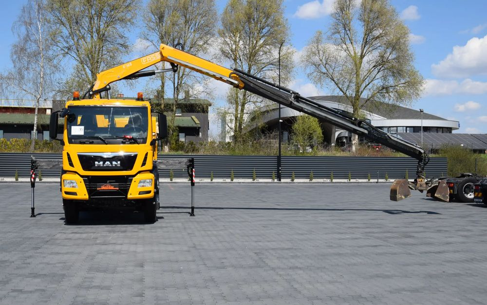 Camion benne, Camion grue MAN TGS 26.400 / 6x4 / EURO 6 / UDT / HDS FASSI 165 / WYSUW x3 / ROTATOR / CHWYTAK / STEROWANIE RADIOWE / WZMOCNIONA RAMA / WYWROTKA / HYDROBURTA / AUTOMAT / 2017 / NOWE OPONY - 100% / NISKI PRZEBIEG: photos 16 Camion benne, Camion grue MAN TGS 26.400 / 6x4 / EURO 6 / UDT / HDS FASSI 165 / WYSUW x3 / ROTATOR / CHWYTAK / STEROWANIE RADIOWE / WZMOCNIONA RAMA / WYWROTKA / HYDROBURTA / AUTOMAT / 2017 / NOWE OPONY - 100% / NISKI PRZEBIEG: photos 16