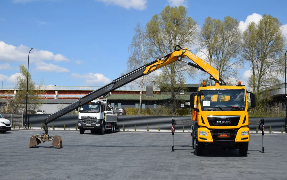 Camion benne, Camion grue MAN TGS 26.400 / 6x4 / EURO 6 / UDT / HDS FASSI 165 / WYSUW x3 / ROTATOR / CHWYTAK / STEROWANIE RADIOWE / WZMOCNIONA RAMA / WYWROTKA / HYDROBURTA / AUTOMAT / 2017 / NOWE OPONY - 100% / NISKI PRZEBIEG: photos 17 Camion benne, Camion grue MAN TGS 26.400 / 6x4 / EURO 6 / UDT / HDS FASSI 165 / WYSUW x3 / ROTATOR / CHWYTAK / STEROWANIE RADIOWE / WZMOCNIONA RAMA / WYWROTKA / HYDROBURTA / AUTOMAT / 2017 / NOWE OPONY - 100% / NISKI PRZEBIEG: photos 17