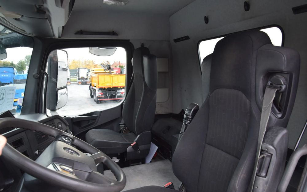 Camion benne Mercedes-Benz AROCS 3243 / 8x4 / EURO 6 / WYWROTKA / MELLER KIPPER / HYDROBURTA / AUTOMAT / SERWISOWANY / SPROWADZONY: photos 19 Camion benne Mercedes-Benz AROCS 3243 / 8x4 / EURO 6 / WYWROTKA / MELLER KIPPER / HYDROBURTA / AUTOMAT / SERWISOWANY / SPROWADZONY: photos 19