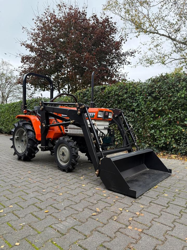 Kleintraktor Kubota B1502DT mit Frontlader ab 125 € pro Monat. - Micro tracteur: photos 2 Kleintraktor Kubota B1502DT mit Frontlader ab 125 € pro Monat. - Micro tracteur: photos 2