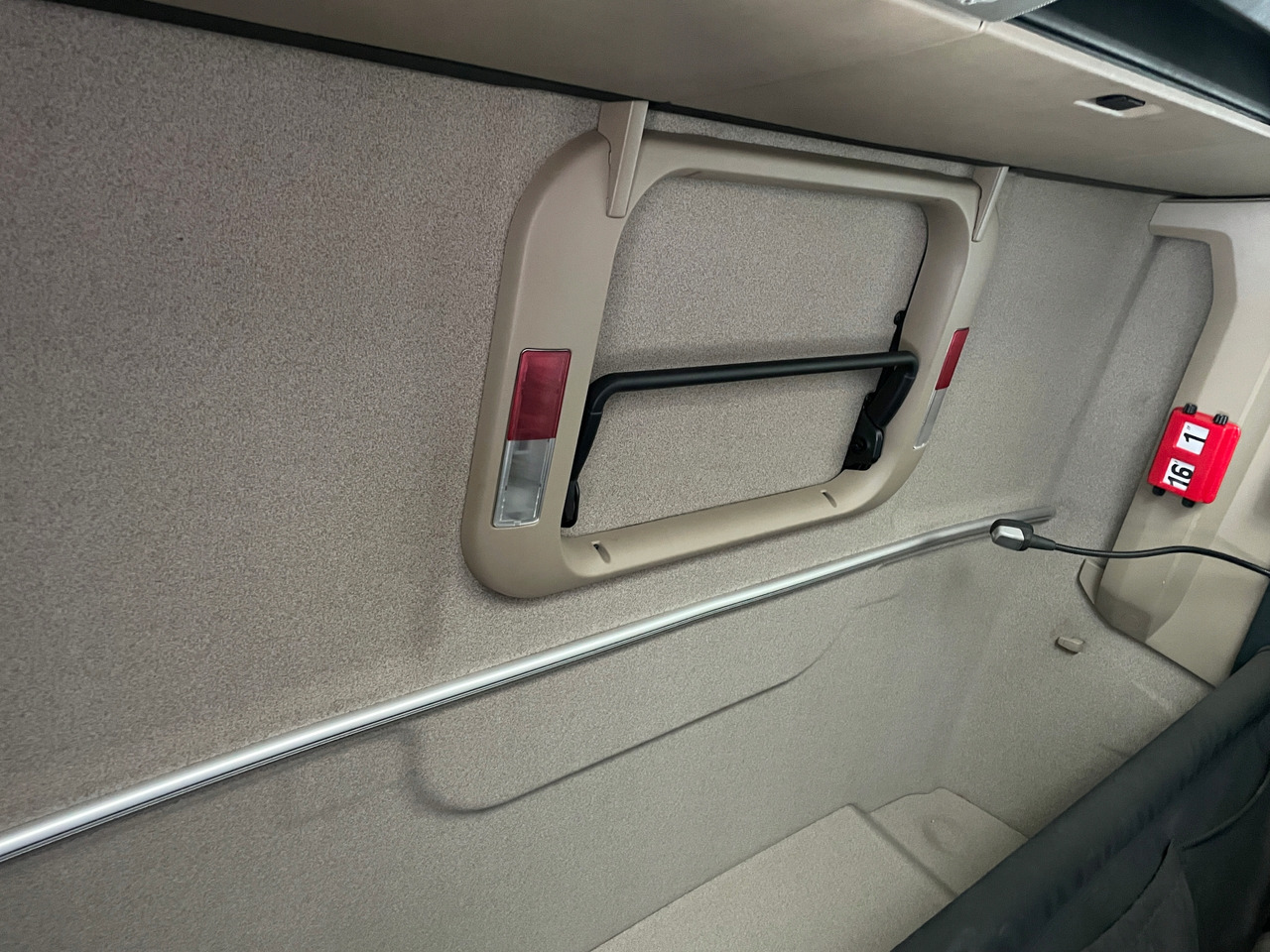 GOŁA KABINA MAN TGX XLX 2019 ROK LIFT ŚRODEK BEŻOWY EURO 6 - Cabine pour Camion: photos 3 GOŁA KABINA MAN TGX XLX 2019 ROK LIFT ŚRODEK BEŻOWY EURO 6 - Cabine pour Camion: photos 3