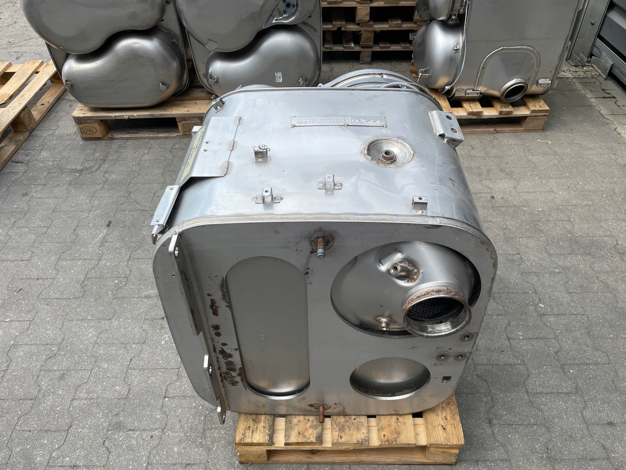 KATALIZATOR MAN TGX TGS EURO 6 DPF TŁUMIK WYDECH 81151036114 - Tube d'echappement pour Camion: photos 5 KATALIZATOR MAN TGX TGS EURO 6 DPF TŁUMIK WYDECH 81151036114 - Tube d'echappement pour Camion: photos 5