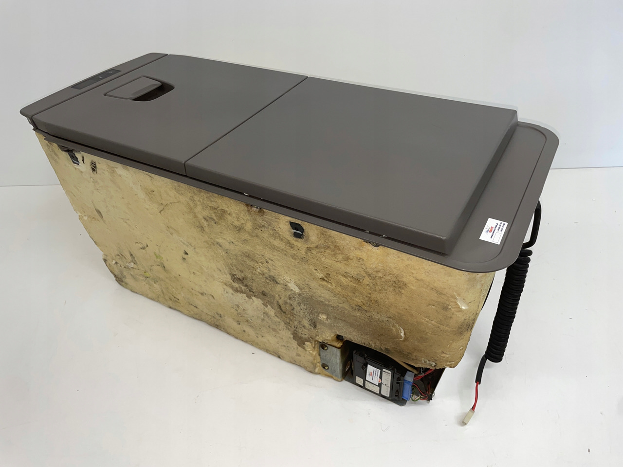 LODÓWKA CHŁODZIARKA SCANIA S 2706575 40 LITRÓW - Cabine et intérieur pour Camion: photos 4 LODÓWKA CHŁODZIARKA SCANIA S 2706575 40 LITRÓW - Cabine et intérieur pour Camion: photos 4