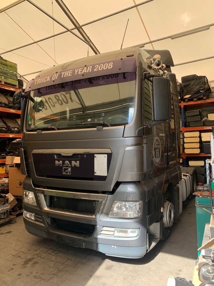 MASKA ATRAPA GRILL POLIK OWIEWKA MAN TGX - Capot pour Camion: photos 2 MASKA ATRAPA GRILL POLIK OWIEWKA MAN TGX - Capot pour Camion: photos 2