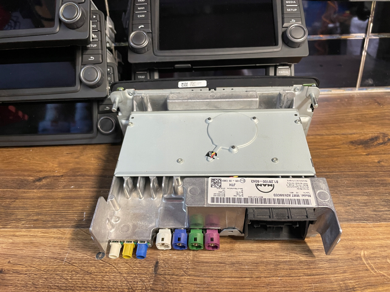 RADIO NAWIGACJA MAN TGS TGX EURO 6 81281006043 WYMIENIONY WYŚWIETLACZ - Système de navigation pour Camion: photos 5 RADIO NAWIGACJA MAN TGS TGX EURO 6 81281006043 WYMIENIONY WYŚWIETLACZ - Système de navigation pour Camion: photos 5