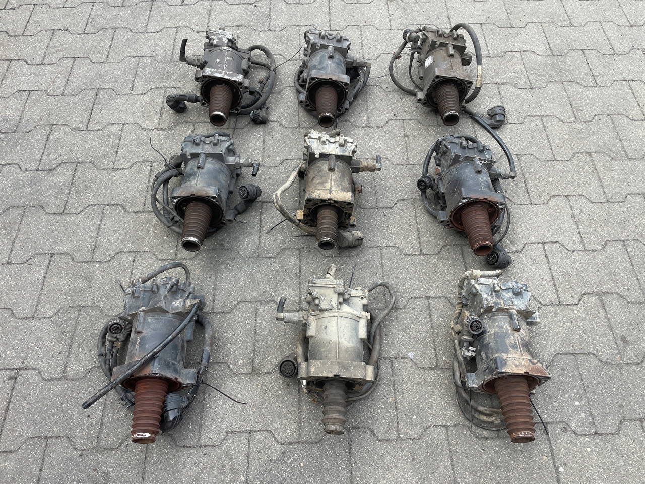 WYSPRZĘGLIK SKRZYNI MAN TGX TGS TGA AUTOMAT K013727 - Cylindre d'embrayage pour Camion: photos 2 WYSPRZĘGLIK SKRZYNI MAN TGX TGS TGA AUTOMAT K013727 - Cylindre d'embrayage pour Camion: photos 2