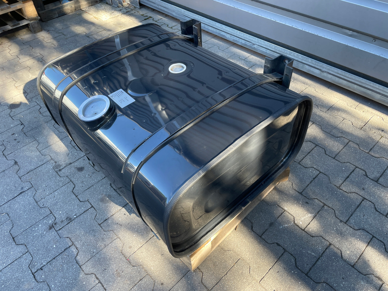 ZBIORNIK PALIWA MAN 150 L , L2000 TGL TGM 81122015818 - NOWY - - Réservoir de carburant pour Camion: photos 4 ZBIORNIK PALIWA MAN 150 L , L2000 TGL TGM 81122015818 - NOWY - - Réservoir de carburant pour Camion: photos 4