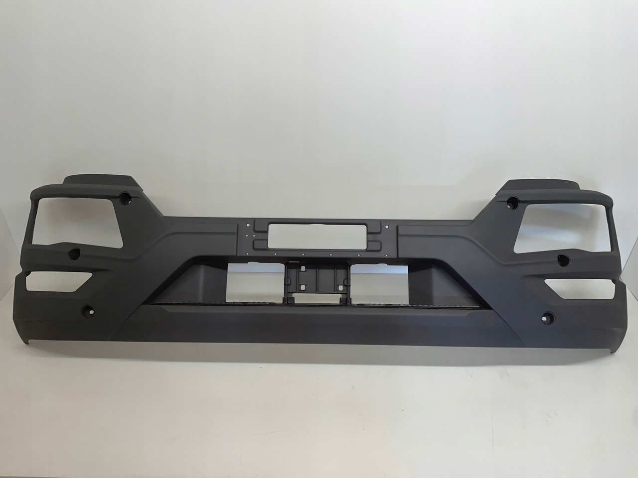 ZDERZAK MAN TGM 20- SZARY BEZ DZIUR 81416140126 - Carrosserie et extérieur pour Camion: photos 1 ZDERZAK MAN TGM 20- SZARY BEZ DZIUR 81416140126 - Carrosserie et extérieur pour Camion: photos 1