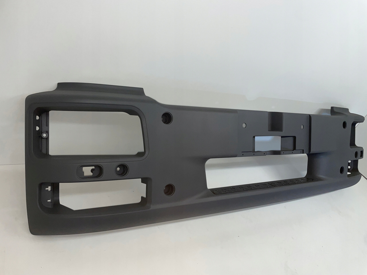 ZDERZAK MAN TGM SZEROKI 81416100354 - Pare-chocs pour Camion: photos 2 ZDERZAK MAN TGM SZEROKI 81416100354 - Pare-chocs pour Camion: photos 2