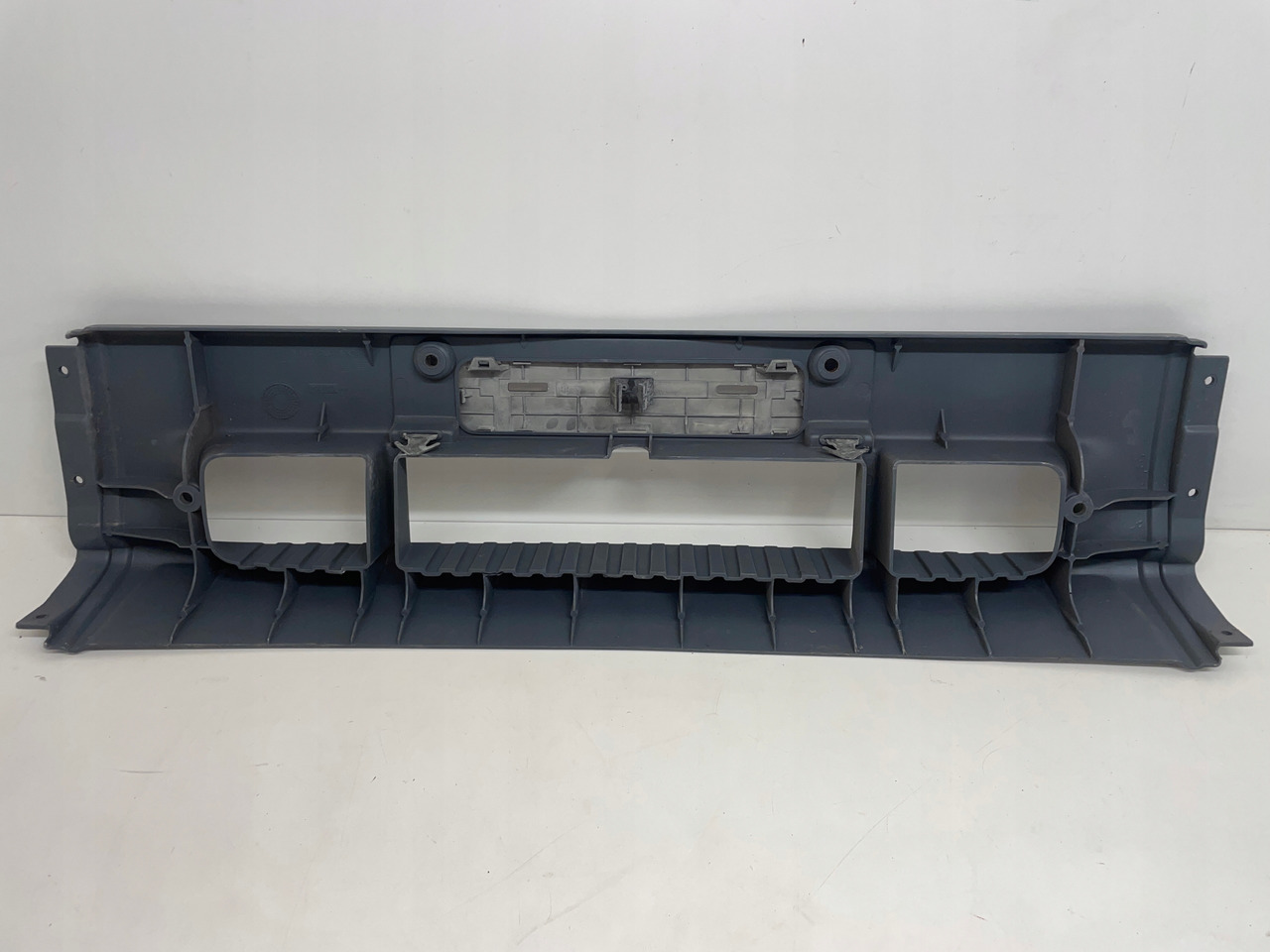 ZDERZAK MERCEDES ATEGO ŚRODEK ZDERZAKA A 97388041070 - Pare-chocs pour Camion: photos 2 ZDERZAK MERCEDES ATEGO ŚRODEK ZDERZAKA A 97388041070 - Pare-chocs pour Camion: photos 2