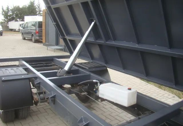 Iveco DAILY 50 C 17 3.0TDI 3-STONNA WYWROYKA - Utilitaire benne: photos 4 Iveco DAILY 50 C 17 3.0TDI 3-STONNA WYWROYKA - Utilitaire benne: photos 4