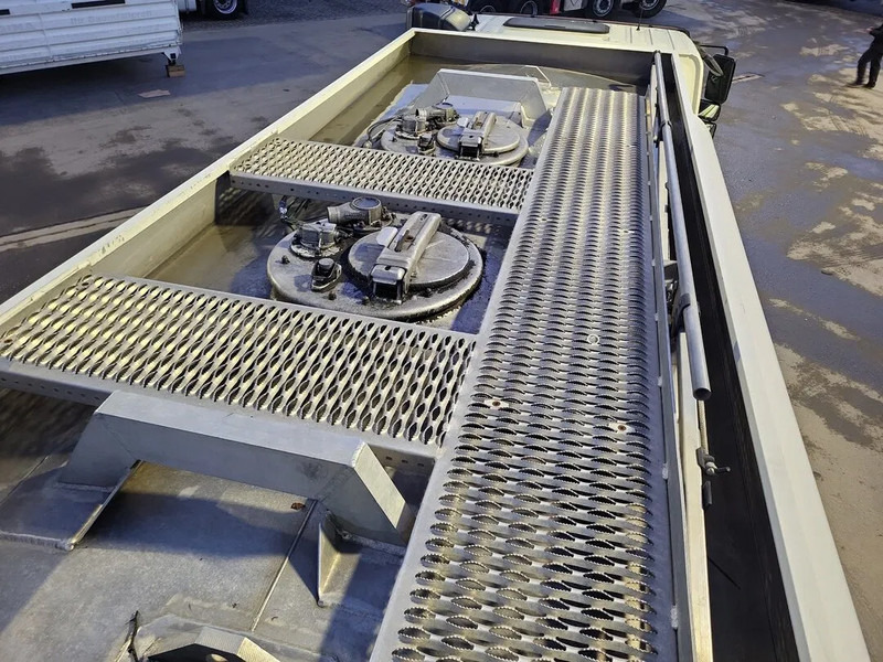 DAF CF 75.310 - Camion citerne: photos 5 DAF CF 75.310 - Camion citerne: photos 5