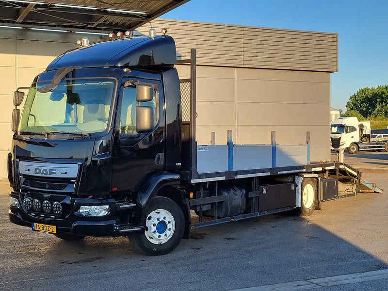 DAF LF 180 - Camion porte-voitures: photos 1 DAF LF 180 - Camion porte-voitures: photos 1