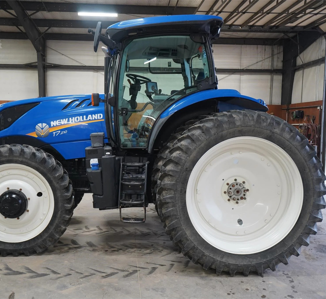 NEW HOLLAND T7.210 - Tracteur agricole: photos 2 NEW HOLLAND T7.210 - Tracteur agricole: photos 2