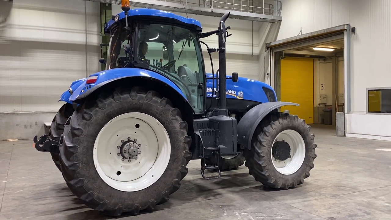 New Holland T7.250 - Tracteur agricole: photos 2 New Holland T7.250 - Tracteur agricole: photos 2