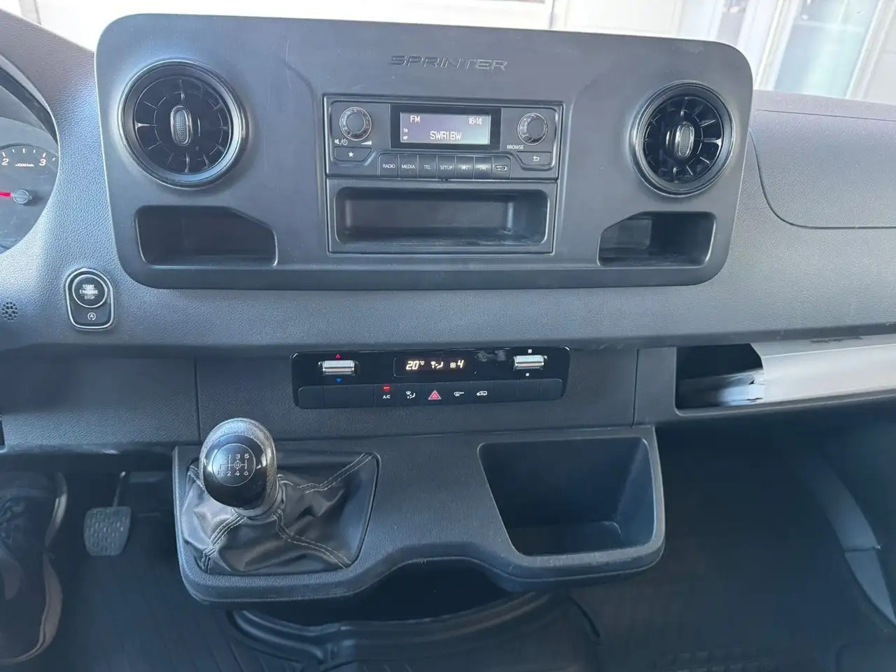 Mercedes-Benz Sprinter 317 CDI Lang DoKa Pritsche AHK 3,5t - Utilitaire plateau, Utilitaire double cabine: photos 5 Mercedes-Benz Sprinter 317 CDI Lang DoKa Pritsche AHK 3,5t - Utilitaire plateau, Utilitaire double cabine: photos 5