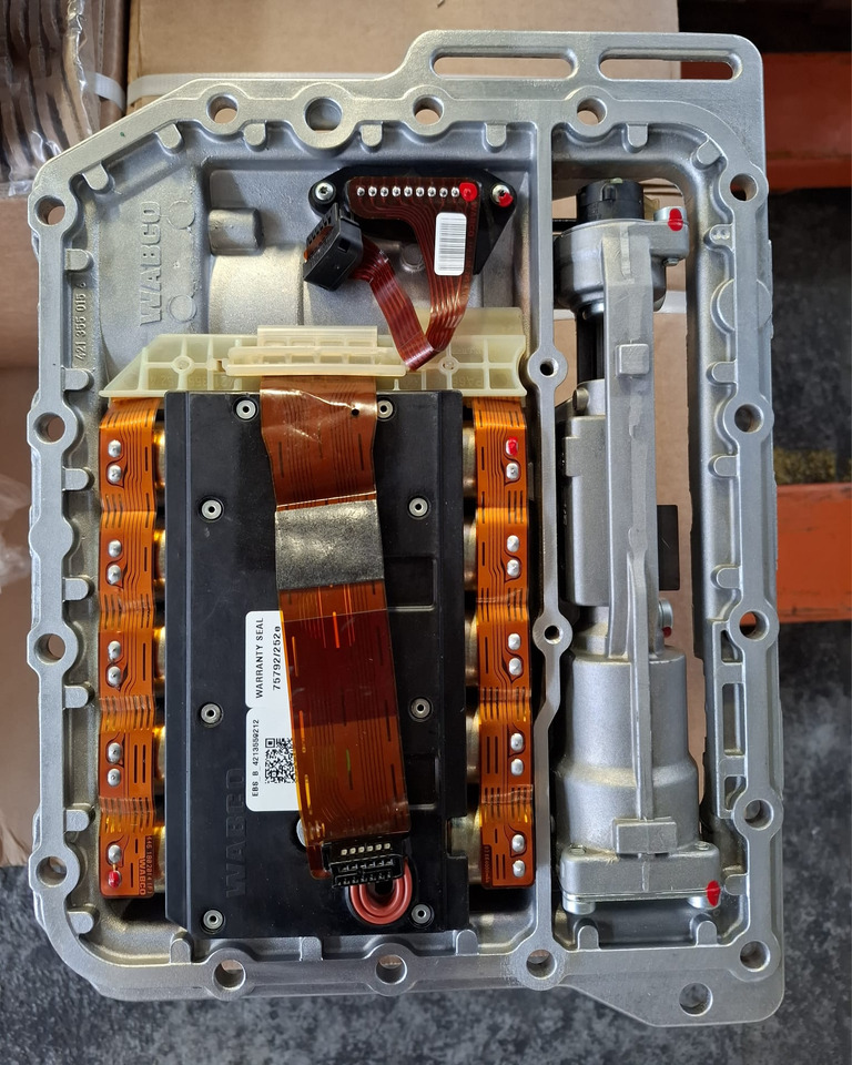 ASTRONIC ZF - Boîte de vitesse et pièces pour Camion: photos 1 ASTRONIC ZF - Boîte de vitesse et pièces pour Camion: photos 1