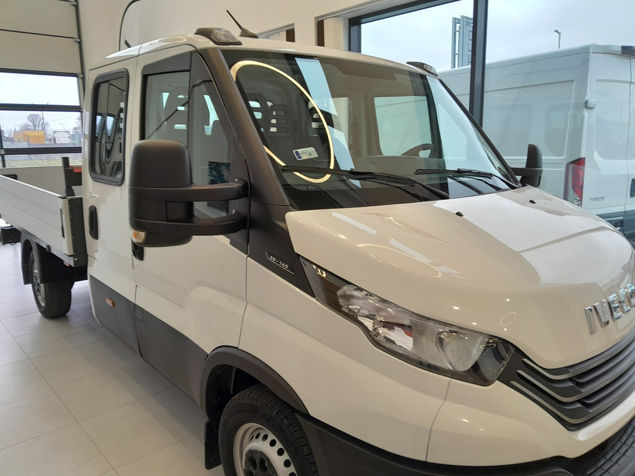 Iveco Daila 35 Daily C 18 H 3450 - Utilitaire plateau: photos 4 Iveco Daila 35 Daily C 18 H 3450 - Utilitaire plateau: photos 4