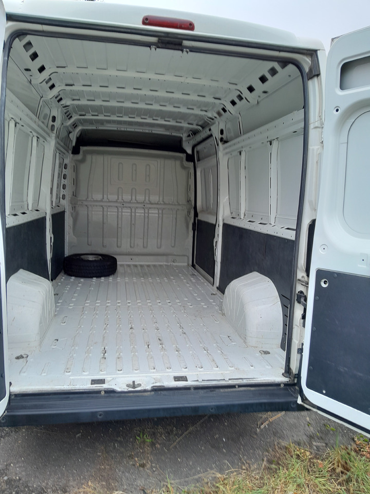 PEUGEOT BOXER 2.2 BlueHDI 350 FT L3H2 Pro - Fourgon grand volume: photos 5 PEUGEOT BOXER 2.2 BlueHDI 350 FT L3H2 Pro - Fourgon grand volume: photos 5
