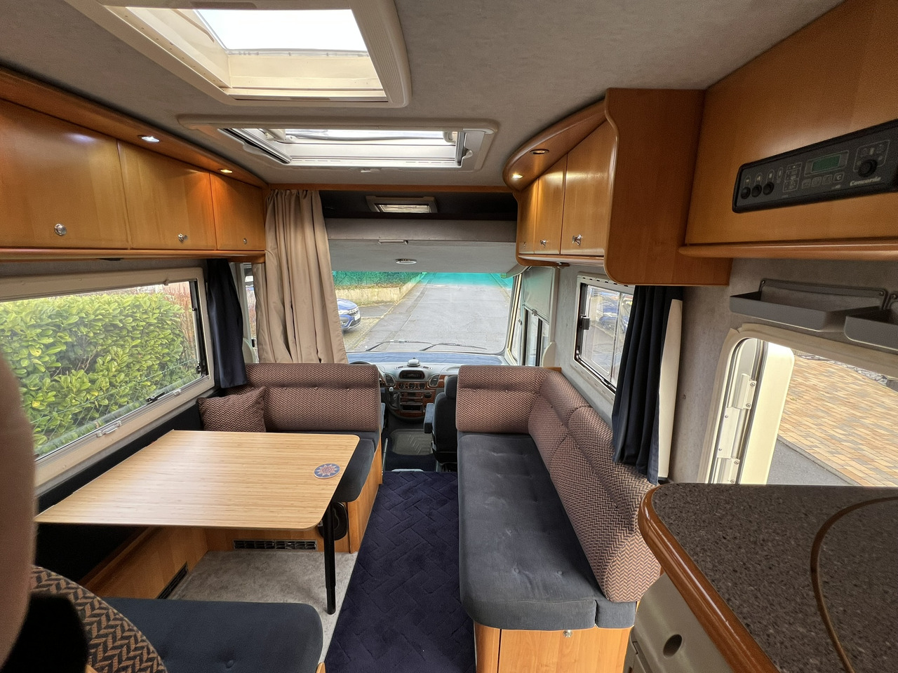 CONCORDE Charisma 750 G Mercedes 416 CDI - Camping-car intégral: photos 3 CONCORDE Charisma 750 G Mercedes 416 CDI - Camping-car intégral: photos 3