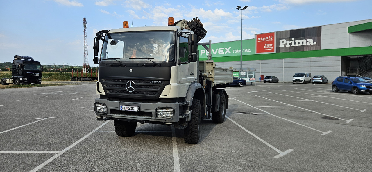 MERCEDES-BENZ Axor 1833 4x4 - Camion grue: photos 4 MERCEDES-BENZ Axor 1833 4x4 - Camion grue: photos 4