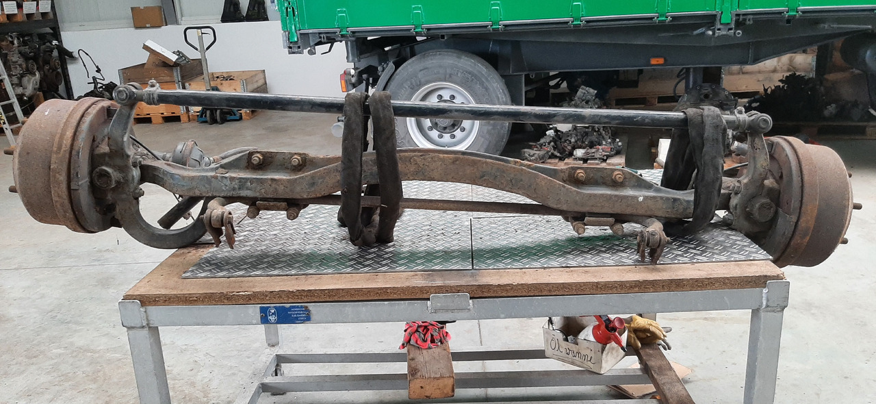 Gebrauchte DB 8.09, Vorderachse, Artikel - Nr. : A 670 330 00 00 - Essieu avant pour Camion: photos 5 Gebrauchte DB 8.09, Vorderachse, Artikel - Nr. : A 670 330 00 00 - Essieu avant pour Camion: photos 5