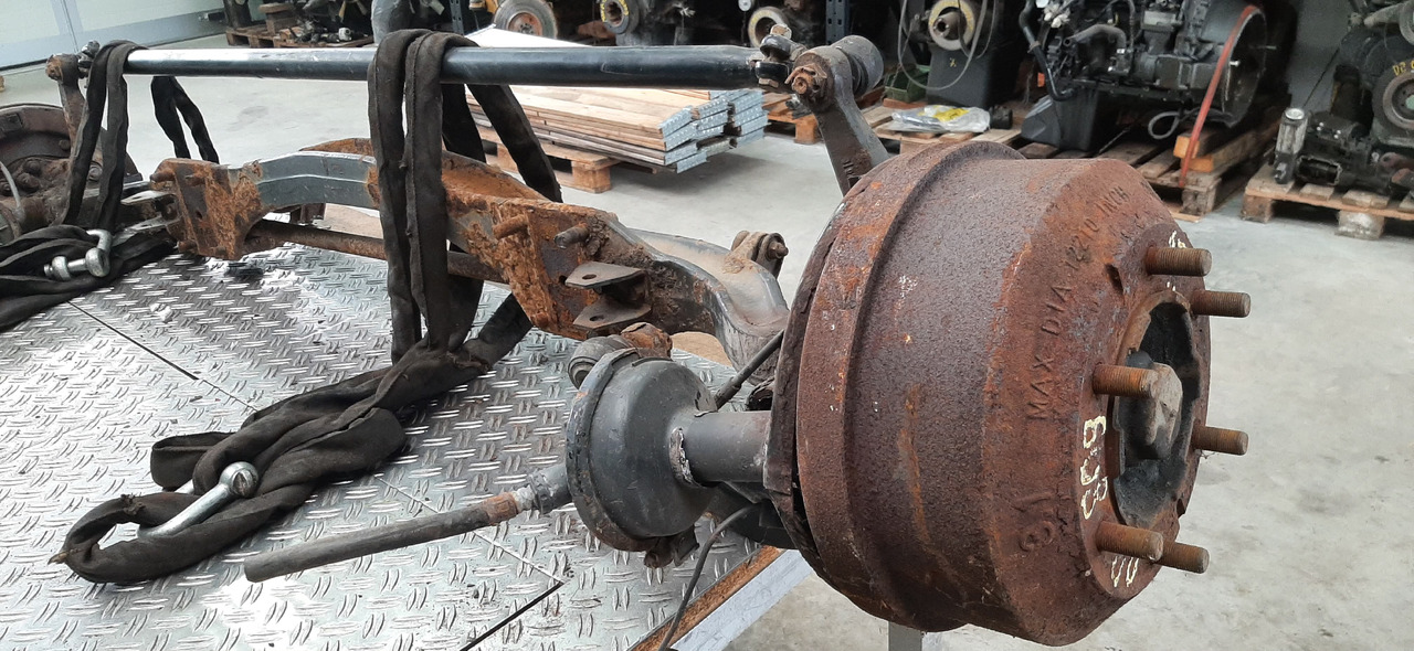 Gebrauchte DB 8.09, Vorderachse, Artikel - Nr. : A 670 330 00 00 - Essieu avant pour Camion: photos 1 Gebrauchte DB 8.09, Vorderachse, Artikel - Nr. : A 670 330 00 00 - Essieu avant pour Camion: photos 1