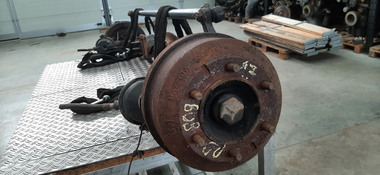 Gebrauchte DB 8.09, Vorderachse, Artikel - Nr. : A 670 330 00 00 - Essieu avant pour Camion: photos 2 Gebrauchte DB 8.09, Vorderachse, Artikel - Nr. : A 670 330 00 00 - Essieu avant pour Camion: photos 2