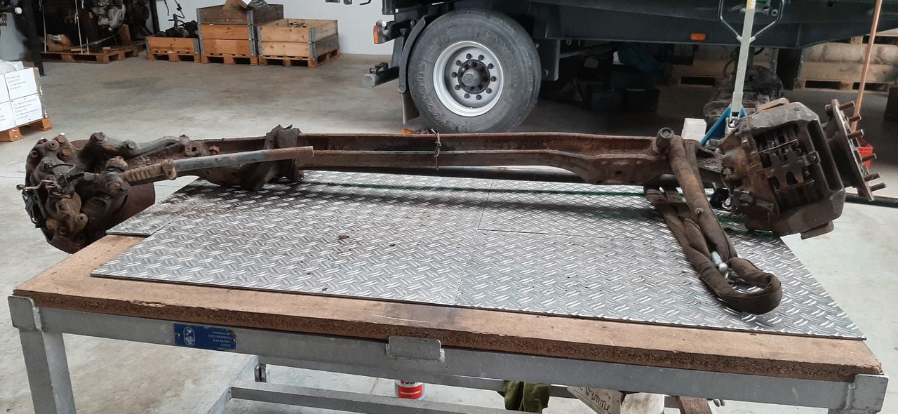 Gebrauchte DB 8.14, Vorderachse, Artikel - Nr. : 81.99999 - 9999 - Essieu avant pour Camion: photos 5 Gebrauchte DB 8.14, Vorderachse, Artikel - Nr. : 81.99999 - 9999 - Essieu avant pour Camion: photos 5