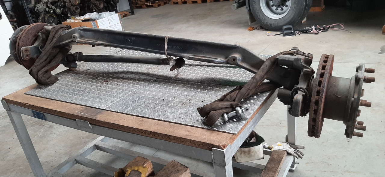 Gebrauchte DB Atego 12.23, Vorderachse, Artikel - Nr. : 81.99999 - 9999 - Essieu avant pour Camion: photos 1 Gebrauchte DB Atego 12.23, Vorderachse, Artikel - Nr. : 81.99999 - 9999 - Essieu avant pour Camion: photos 1