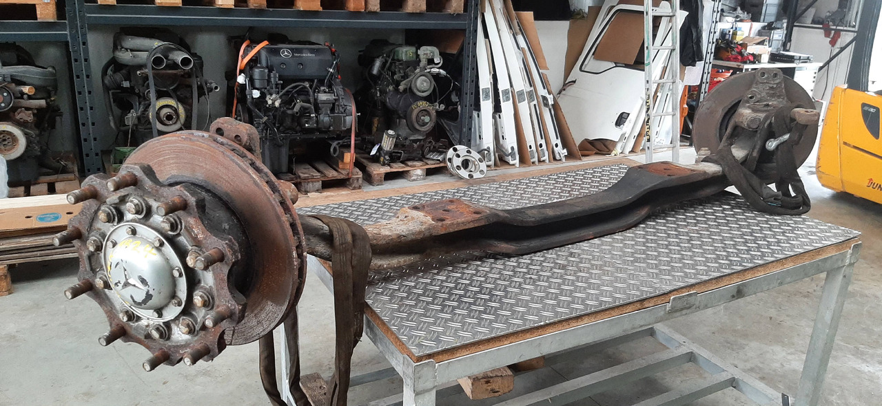 Gebrauchte DB Axor 18.24, Vorderachse, Artikel - Nr. : 81.99999 - 9999 - Essieu avant pour Camion: photos 4 Gebrauchte DB Axor 18.24, Vorderachse, Artikel - Nr. : 81.99999 - 9999 - Essieu avant pour Camion: photos 4