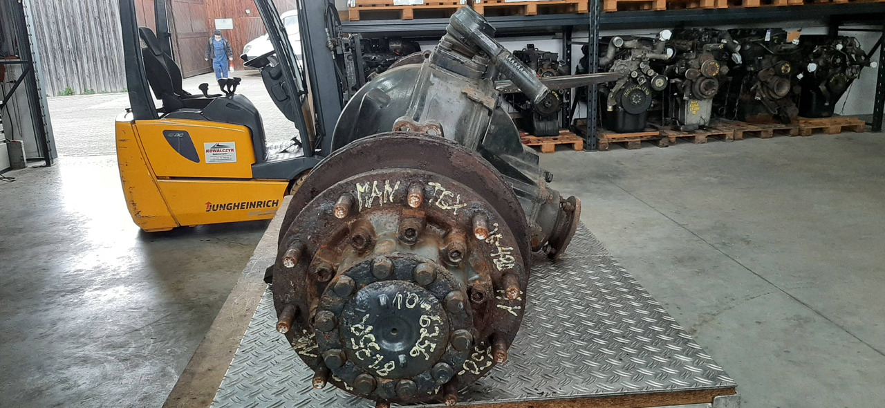 Gebrauchte MAN TGX 26.480 XXL, Vorderachse, Artikel - Nr. : 81.35010 - 6256 - Essieu avant pour Camion: photos 3 Gebrauchte MAN TGX 26.480 XXL, Vorderachse, Artikel - Nr. : 81.35010 - 6256 - Essieu avant pour Camion: photos 3