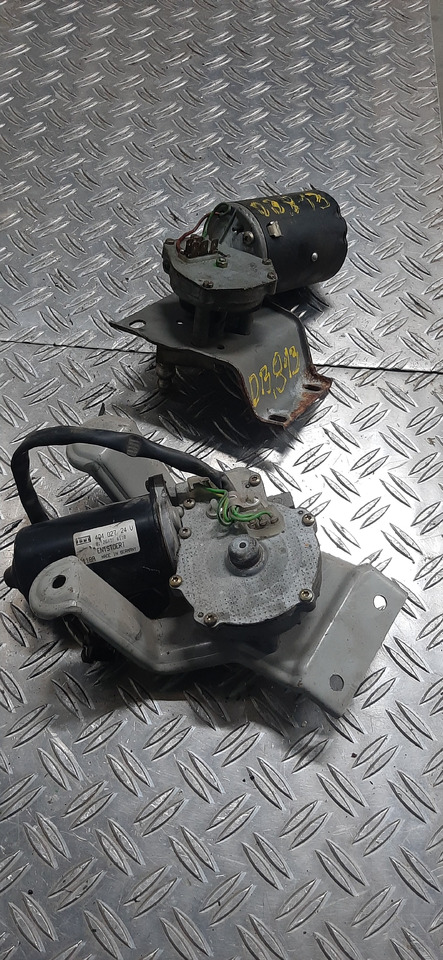 Gebrauchter DB 813 Wischermotor , Artikel - Nr. : 81.99999 - 9999 - Essuie-glace pour Camion: photos 4 Gebrauchter DB 813 Wischermotor , Artikel - Nr. : 81.99999 - 9999 - Essuie-glace pour Camion: photos 4