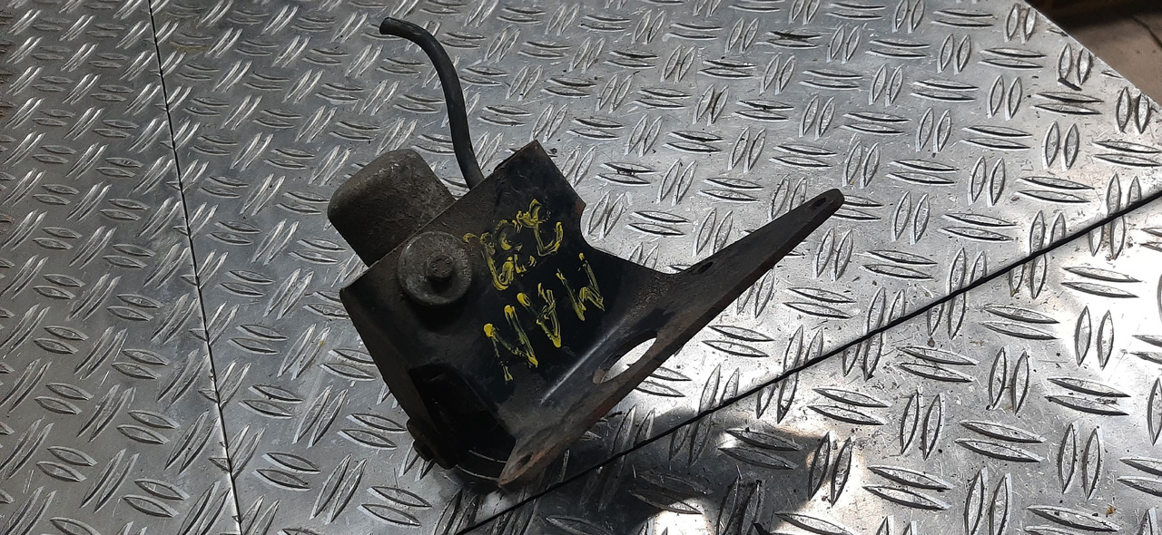 Gebrauchter MAN 19.232, F 90 Wischermotor, Artikel - Nr. : 81.99999 - 9999 - Essuie-glace pour Camion: photos 2 Gebrauchter MAN 19.232, F 90 Wischermotor, Artikel - Nr. : 81.99999 - 9999 - Essuie-glace pour Camion: photos 2