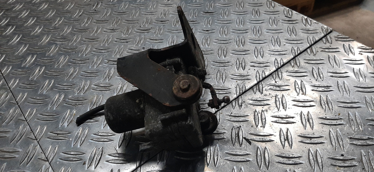 Gebrauchter MAN 19.232, F 90 Wischermotor, Artikel - Nr. : 81.99999 - 9999 - Essuie-glace pour Camion: photos 5 Gebrauchter MAN 19.232, F 90 Wischermotor, Artikel - Nr. : 81.99999 - 9999 - Essuie-glace pour Camion: photos 5