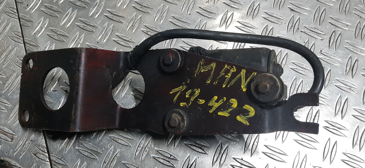 Gebrauchter MAN 19.422 und 24.302 Wischermotor, Artikel - Nr. : 81.99999 - 9999 - Essuie-glace pour Camion: photos 5 Gebrauchter MAN 19.422 und 24.302 Wischermotor, Artikel - Nr. : 81.99999 - 9999 - Essuie-glace pour Camion: photos 5