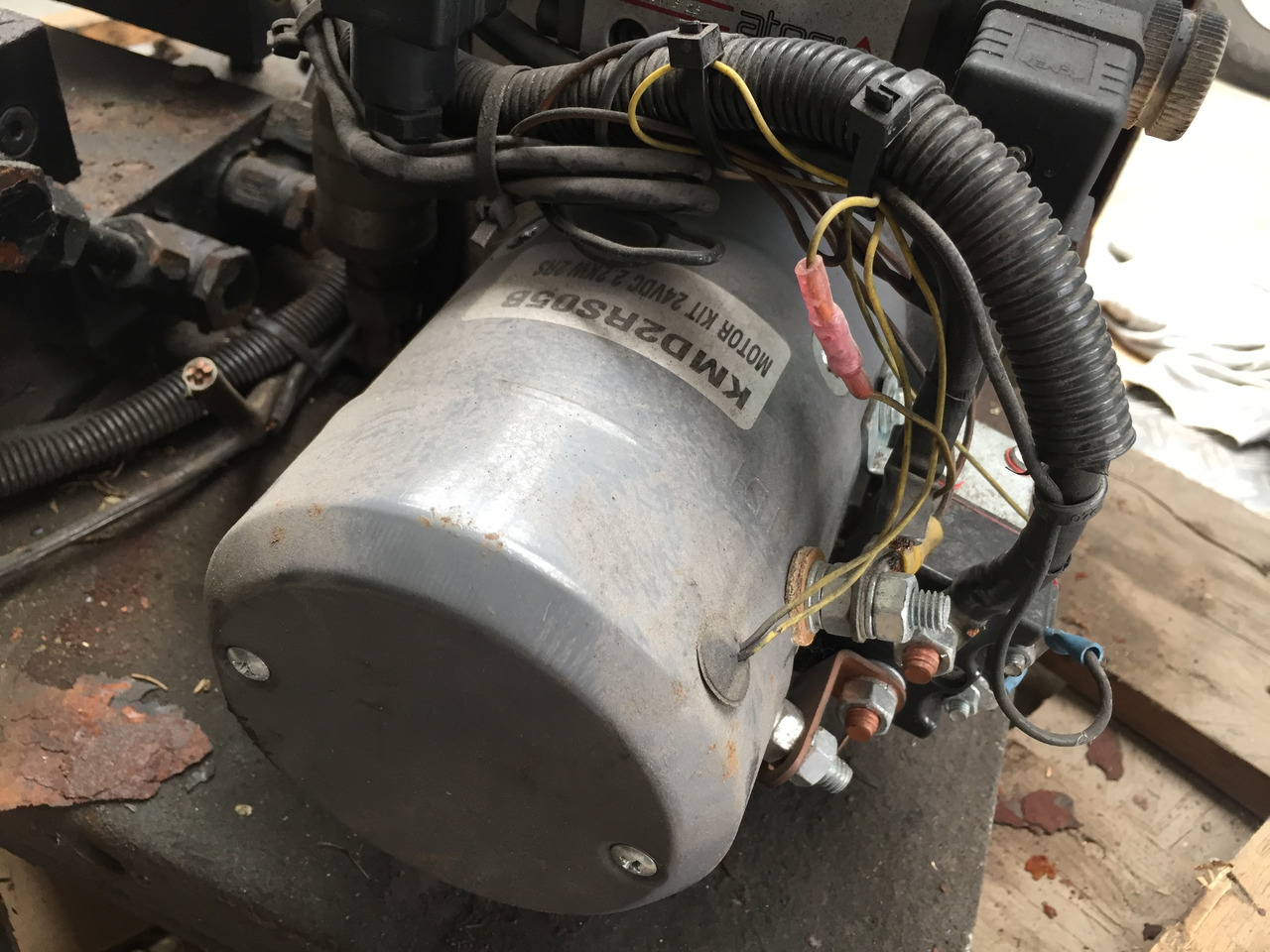 Gebrauchter MAN TGA 26.480 BDF Hydraulik Steuerung, Artikel - Nr. : 81.99999 - 9999 - Hydraulique pour Camion: photos 1 Gebrauchter MAN TGA 26.480 BDF Hydraulik Steuerung, Artikel - Nr. : 81.99999 - 9999 - Hydraulique pour Camion: photos 1