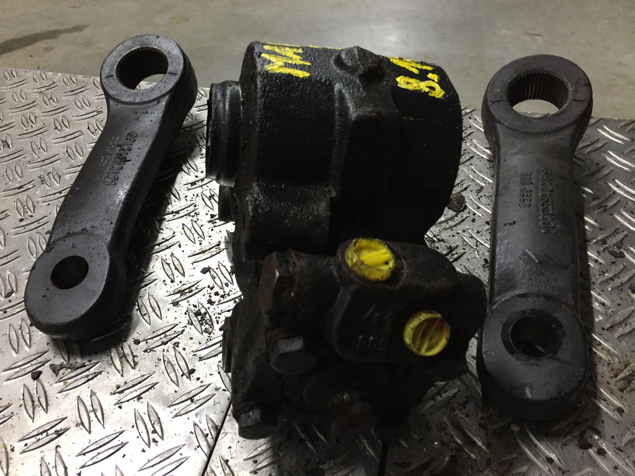 Gebrauchtes Lenkgetriebe MAN TGL, 8.180, Artikel - Nr.: 81.9999 - 9999 - Boîtier de direction pour Camion: photos 3 Gebrauchtes Lenkgetriebe MAN TGL, 8.180, Artikel - Nr.: 81.9999 - 9999 - Boîtier de direction pour Camion: photos 3