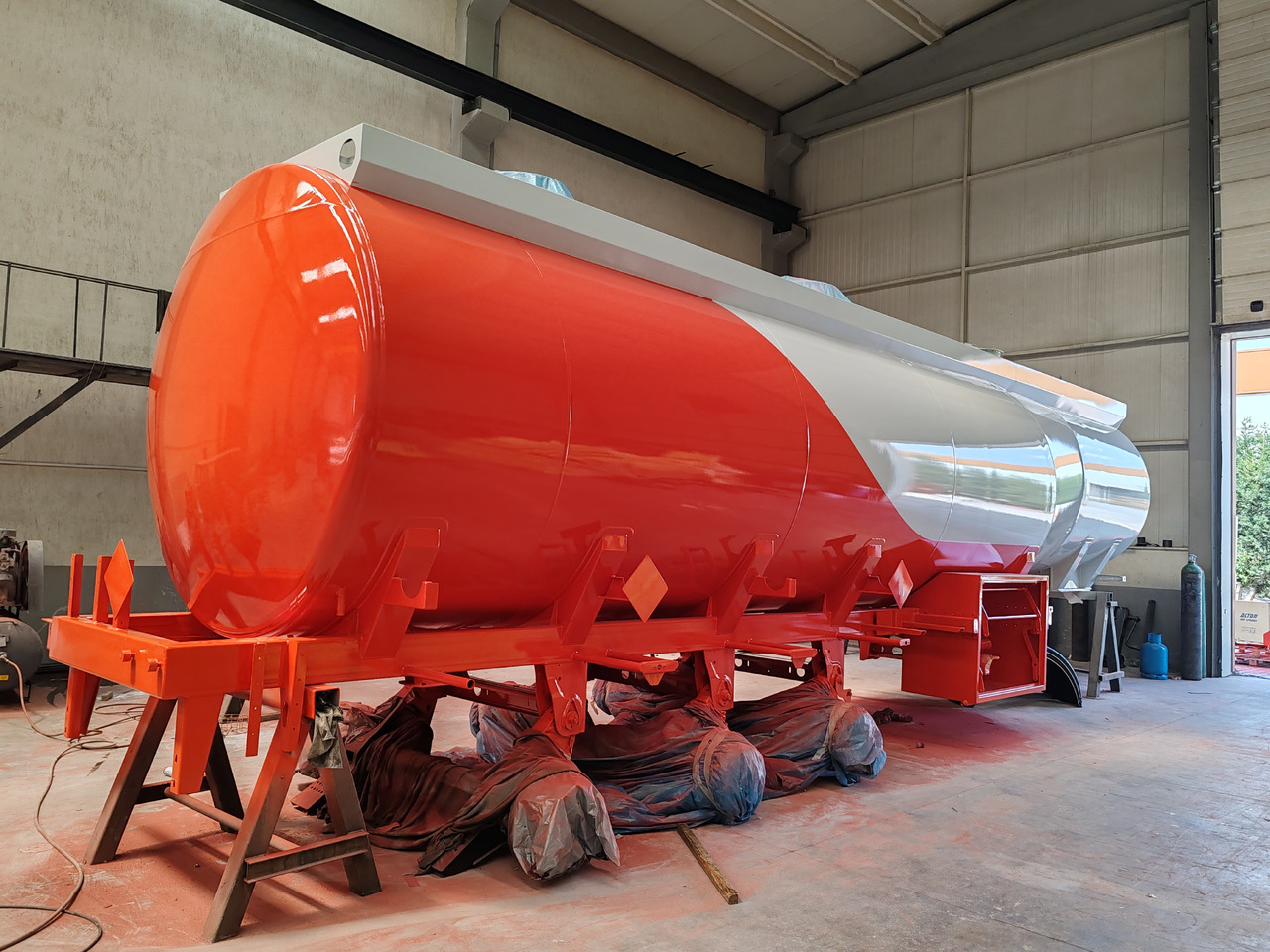AREL TRAILER FUEL TANKER TRAILER - Semi-remorque citerne: photos 4 AREL TRAILER FUEL TANKER TRAILER - Semi-remorque citerne: photos 4