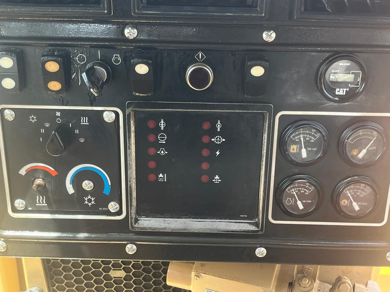 CATERPILLAR D8R - Bulldozer: photos 4 CATERPILLAR D8R - Bulldozer: photos 4