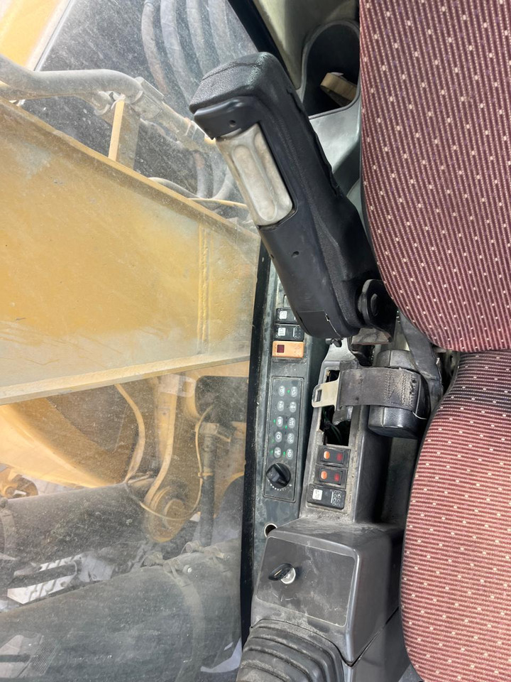 CATERPILLAR M318D - Pelle sur pneus: photos 4 CATERPILLAR M318D - Pelle sur pneus: photos 4