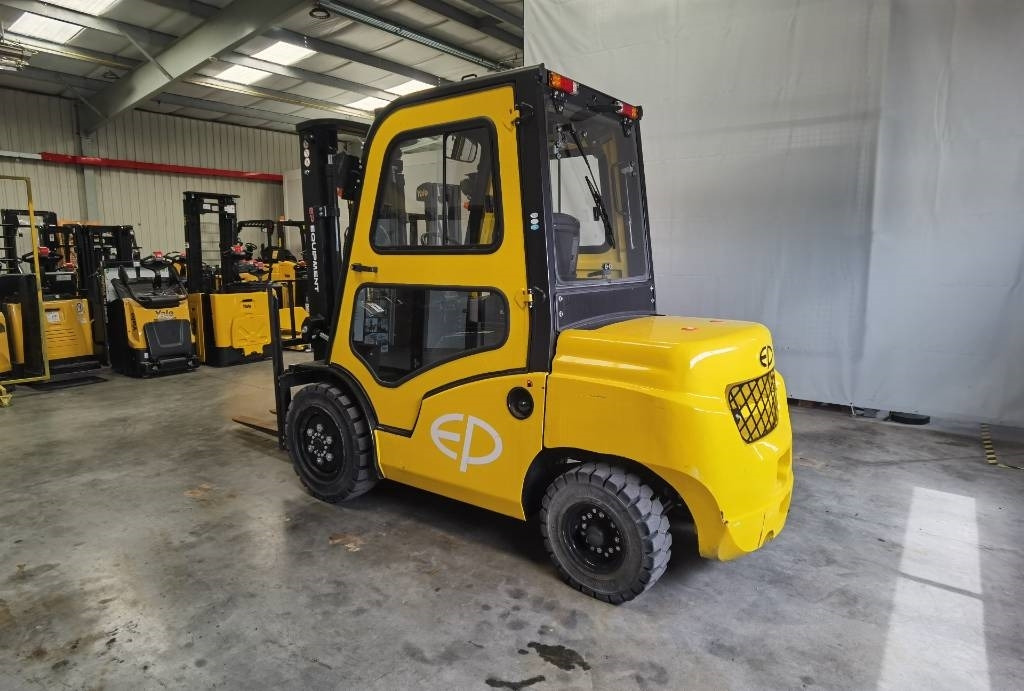 EP CPCD35T8S4S - Chariot élévateur diesel: photos 3 EP CPCD35T8S4S - Chariot élévateur diesel: photos 3