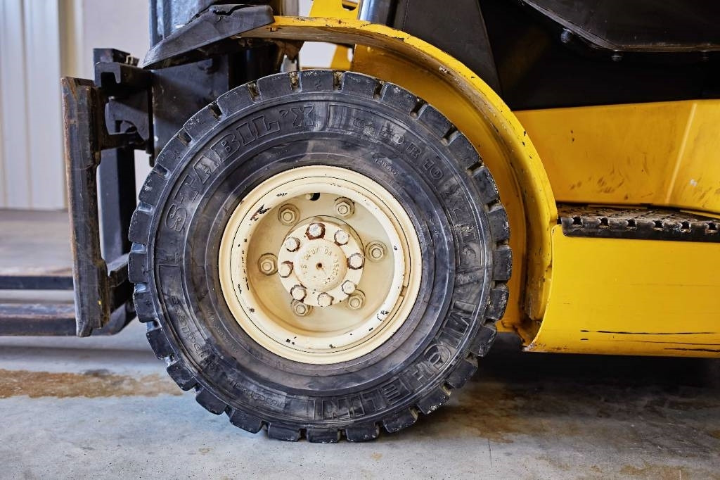 Yale GLP18VX F1925 - Chariot élévateur à gaz: photos 3 Yale GLP18VX F1925 - Chariot élévateur à gaz: photos 3