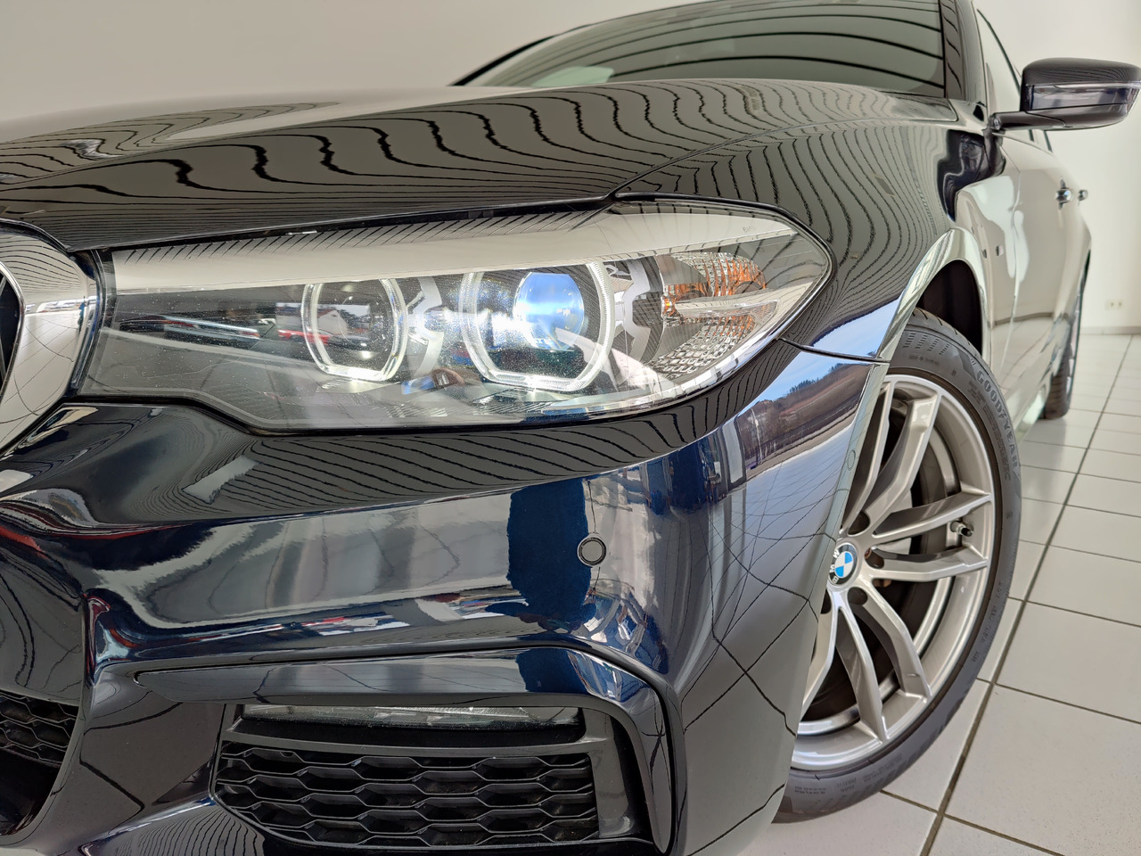 BMW 520 d xDrive M Sport Navi Kam Pano SHZ - Voiture break: photos 2 BMW 520 d xDrive M Sport Navi Kam Pano SHZ - Voiture break: photos 2