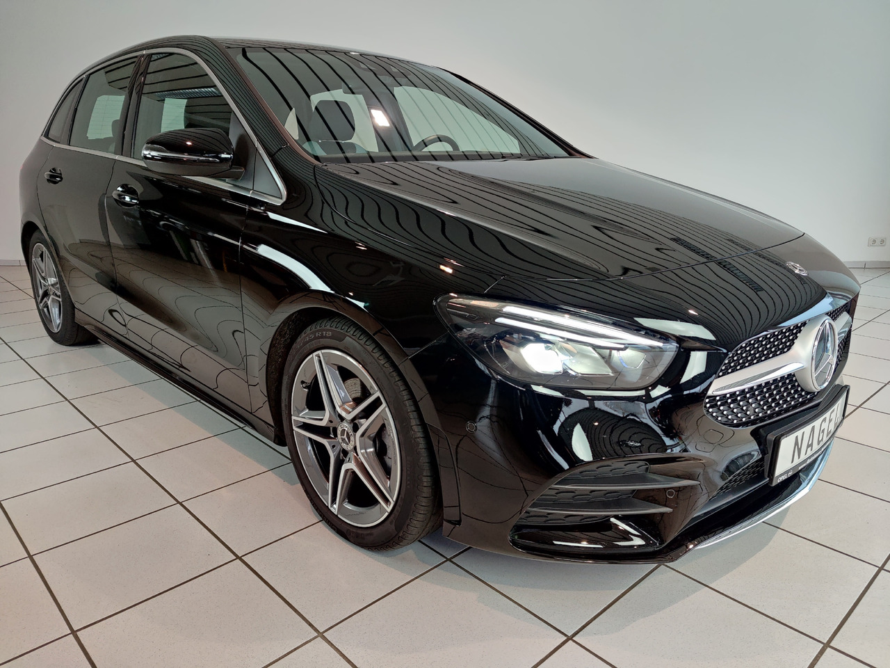 Mercedes-Benz B 200 d 8G-DCT AMG Line Navi LED Sport DAB Rükam - Voiture: photos 2 Mercedes-Benz B 200 d 8G-DCT AMG Line Navi LED Sport DAB Rükam - Voiture: photos 2