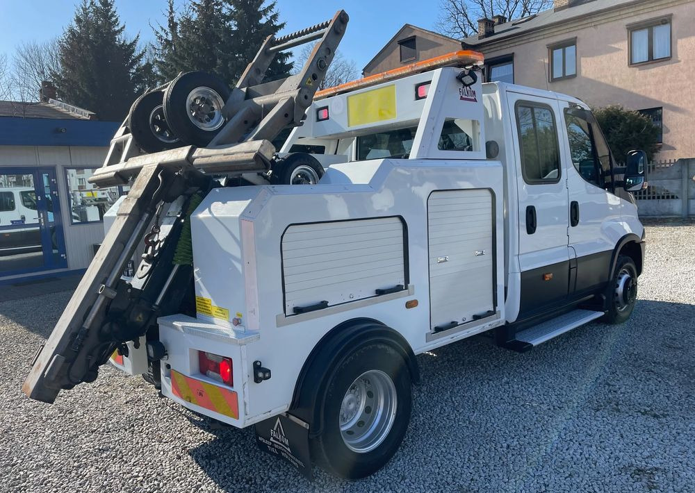 Iveco Daily 70C17 Pomoc drogowa Holownik 2017r - Remorqueuse: photos 5 Iveco Daily 70C17 Pomoc drogowa Holownik 2017r - Remorqueuse: photos 5
