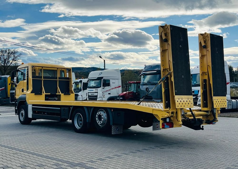 MAN TGS / 6x2/ LAWETA / PLATFORMA / NAJAZDY HYDRAULICZNE / WYCIĄGARKA / oś skrętna i podnoszona - Remorqueuse: photos 4 MAN TGS / 6x2/ LAWETA / PLATFORMA / NAJAZDY HYDRAULICZNE / WYCIĄGARKA / oś skrętna i podnoszona - Remorqueuse: photos 4