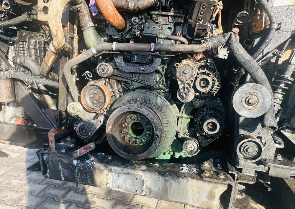 Autocar Volvo 9900: photos 10