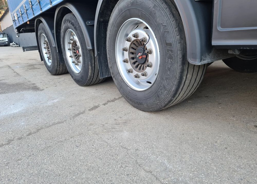 Dinkel - Semi-remorque rideaux coulissants: photos 3 Dinkel - Semi-remorque rideaux coulissants: photos 3