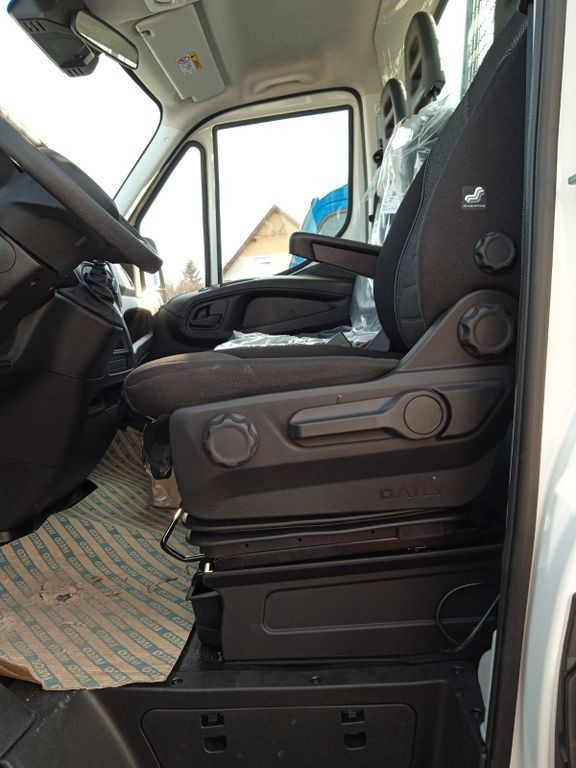 Iveco Daily 35C18H Dreiseitenkipper Iveco Daily 35C18H Dreiseitenkipper - Utilitaire benne: photos 4 Iveco Daily 35C18H Dreiseitenkipper Iveco Daily 35C18H Dreiseitenkipper - Utilitaire benne: photos 4